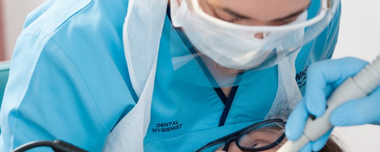 Pandemic affecting dentists' health - survey image Pandemic affecting dentists' health - survey